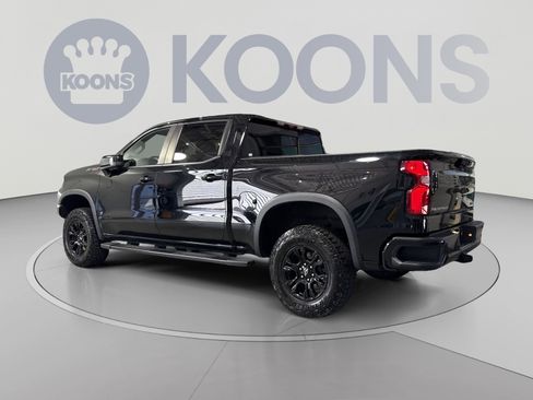 Used 2023 Chevrolet Silverado 1500 ZR2 w/ Technology Package AWD/4WD image 8