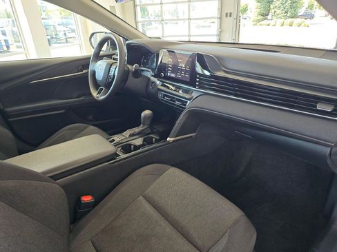 Used 2025 Toyota Camry LE FWD image 44