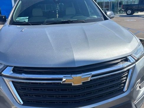 Used 2023 Chevrolet Traverse LS FWD image 1