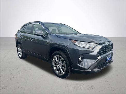 Used 2019 Toyota RAV4 XLE Premium w/ All Weather Liner Package AWD/4WD image 5