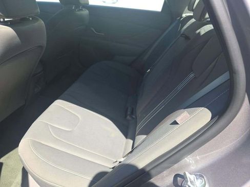 Used 2025 Hyundai Elantra SEL FWD image 3