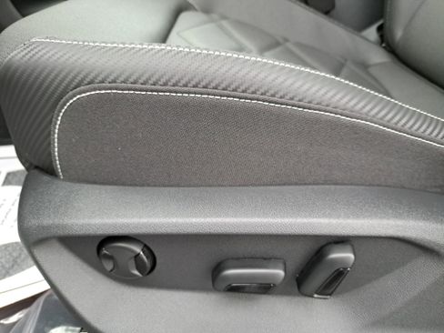 New 2026 Volkswagen Atlas Cross Sport SE image 26