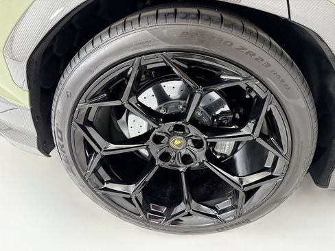 Used 2024 Lamborghini Urus Performante AWD/4WD image 32