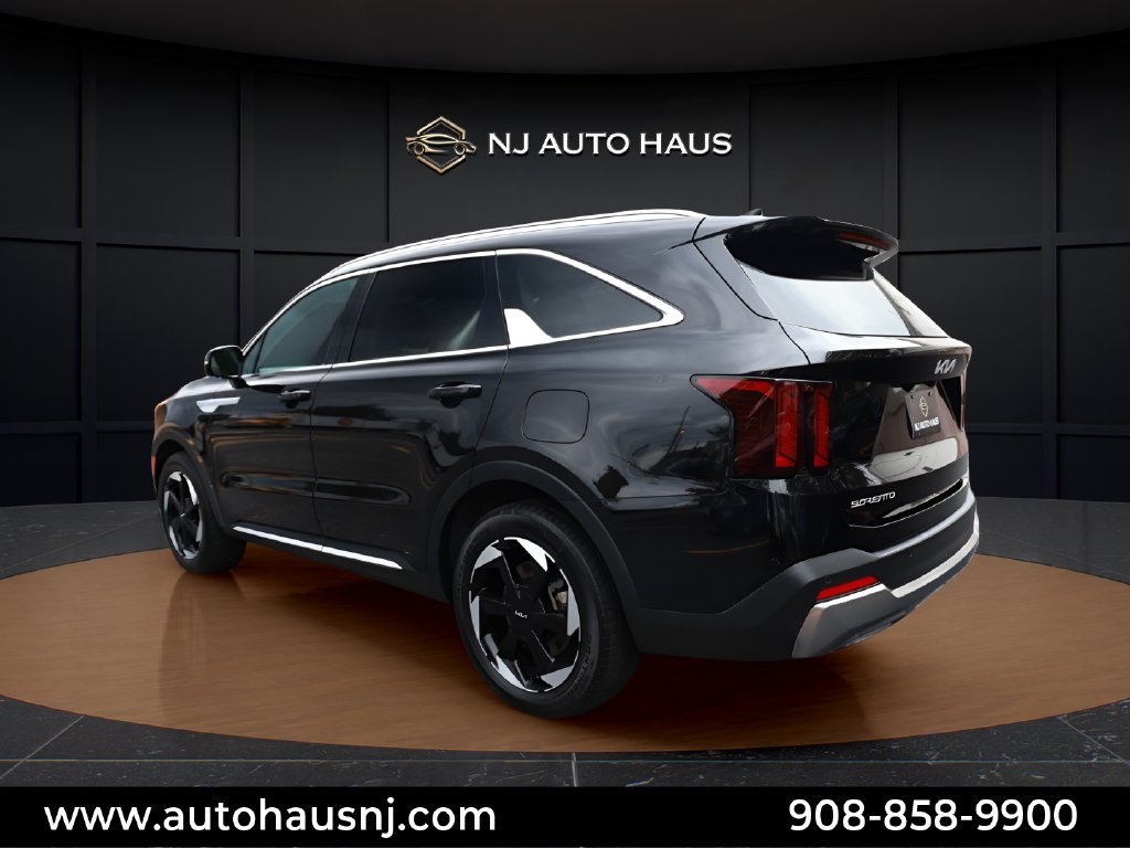 Used 2025 Kia Sorento EX AWD/4WD image 6