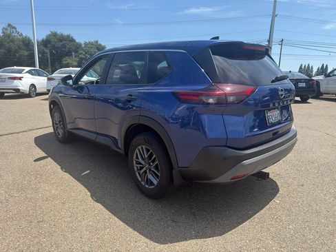 Used 2023 Nissan Rogue S FWD image 7
