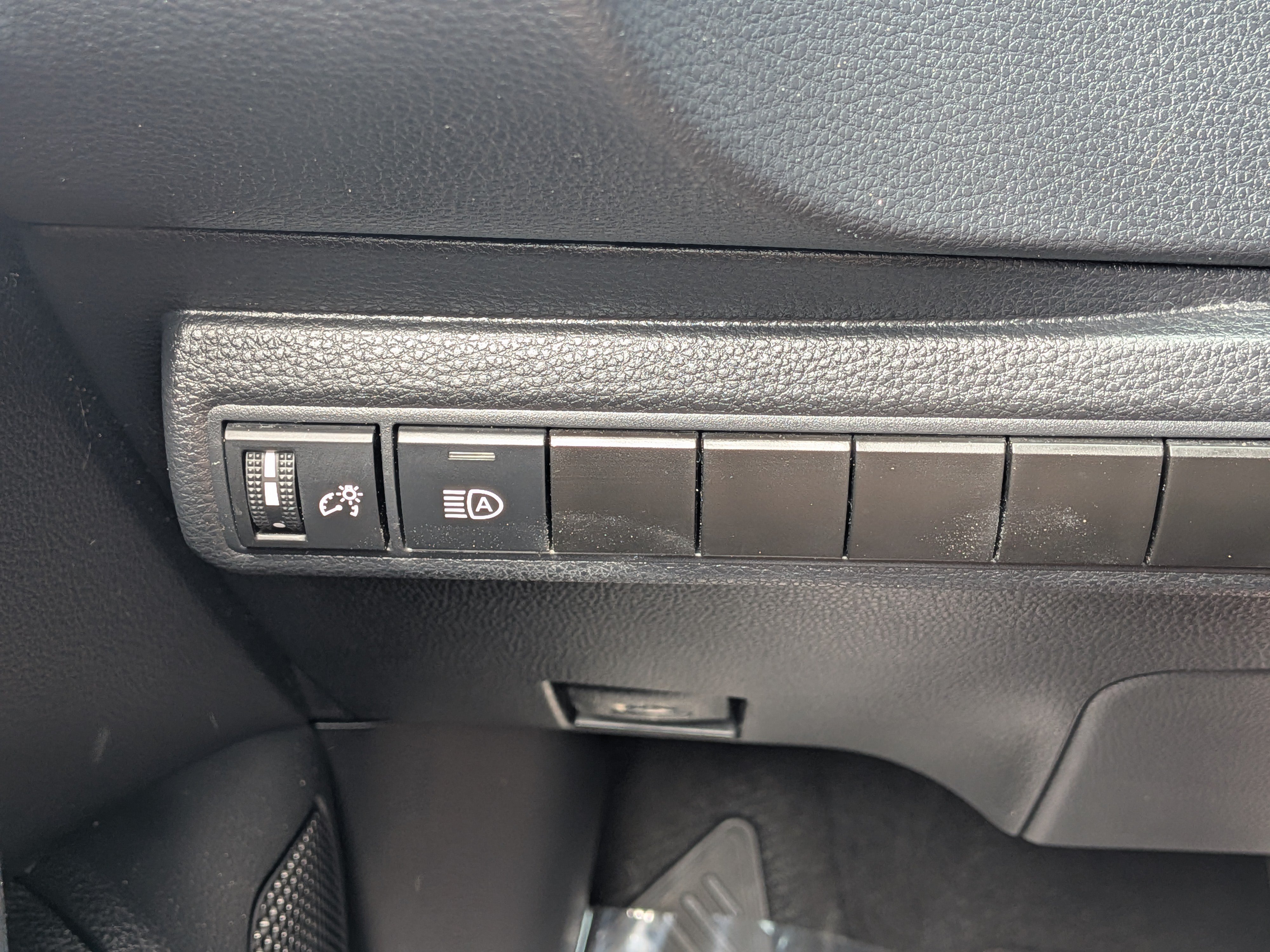 Used 2023 Toyota Corolla LE FWD image 22
