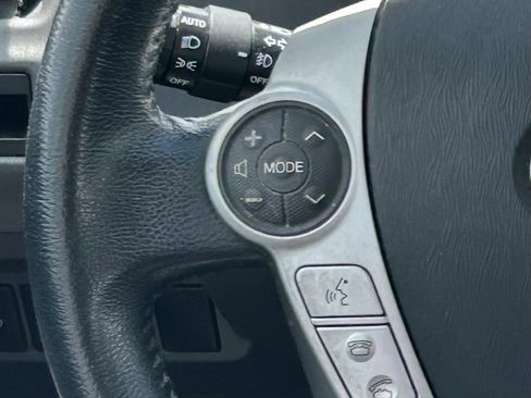 Used 2013 Toyota Prius V Five FWD image 33