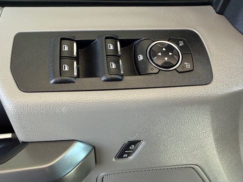 Used 2020 Ford F150 XLT w/ Equipment Group 302A Luxury AWD/4WD image 19