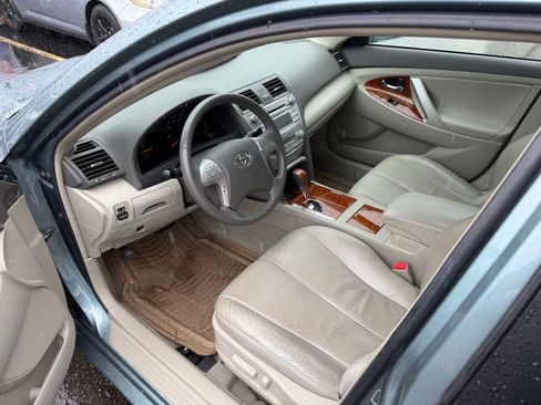 Used 2010 Toyota Camry XLE image 7