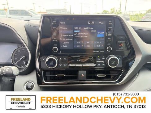 Used 2021 Toyota Highlander XLE FWD image 34