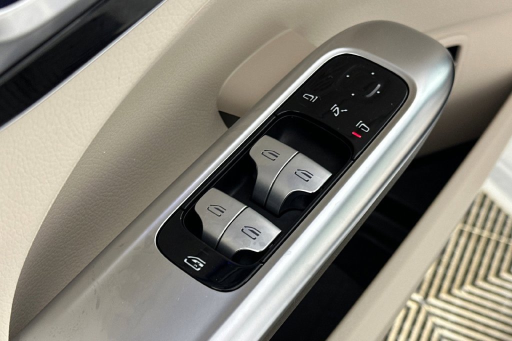 Certified 2026 Mercedes-Benz C 300 Sedan image 13