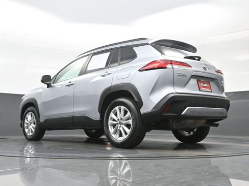 Used 2024 Toyota Corolla Cross LE image 29