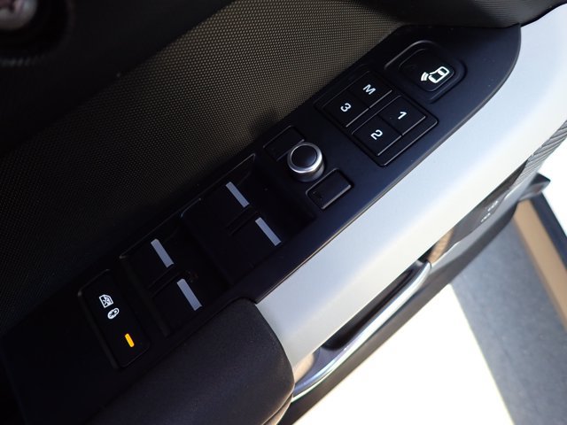 Used 2020 Land Rover Defender 110 SE AWD/4WD image 13