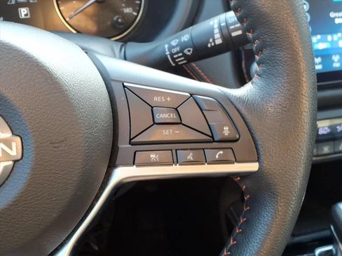 Used 2023 Nissan Kicks SR w/ SR Premium Package FWD image 13