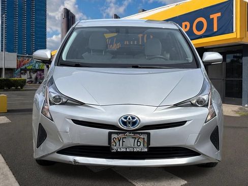 Used 2016 Toyota Prius Four FWD image 7
