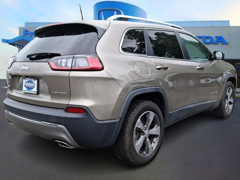 Used 2019 Jeep Cherokee Limited AWD/4WD image 6