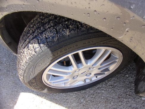 Used 2010 Ford Focus SE FWD image 4