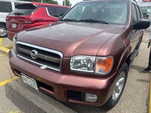 Used 2003 Nissan Pathfinder SE AWD/4WD image 3