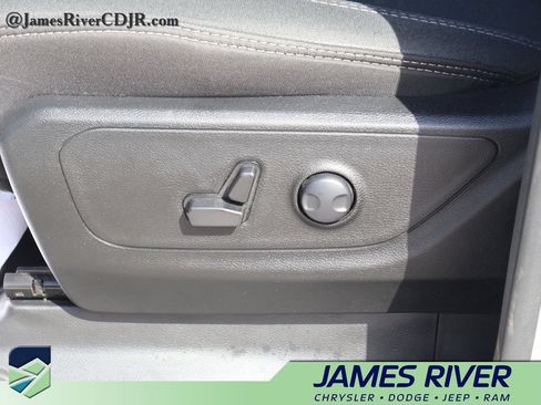 Used 2025 RAM 1500 Big Horn AWD/4WD image 23