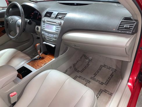 Used 2009 Toyota Camry XLE FWD image 32