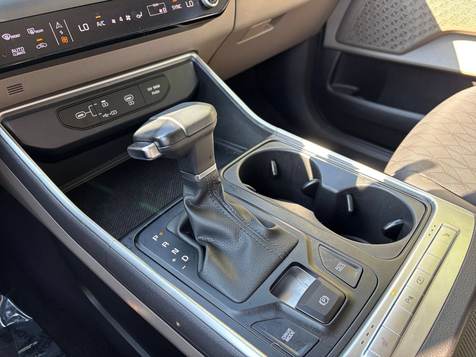 Used 2026 Kia Carnival FWD image 43