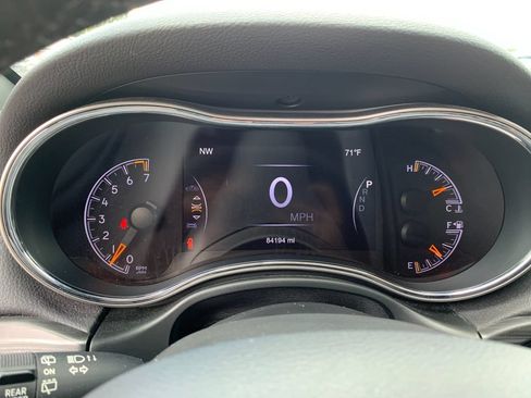 Used 2020 Jeep Grand Cherokee Limited AWD/4WD image 29