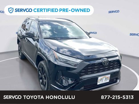 Used 2025 Toyota RAV4 SE image 1