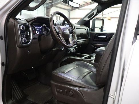 Used 2022 GMC Sierra 3500 Denali w/ Denali Ultimate Package AWD/4WD image 38