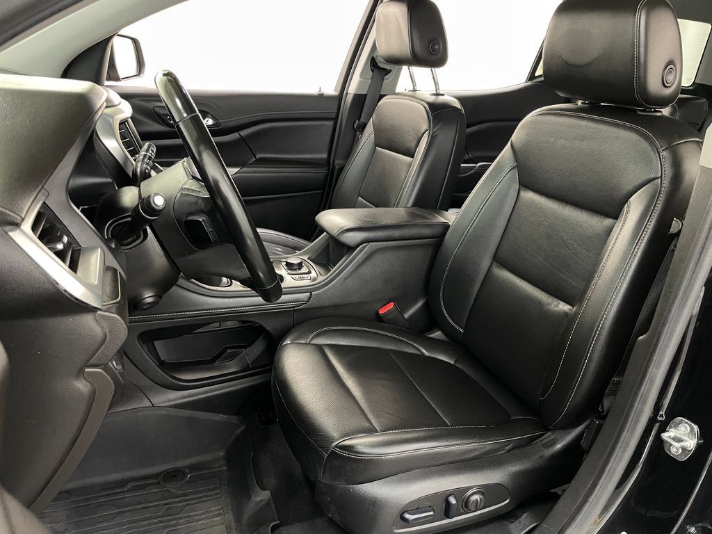 Used 2023 GMC Acadia SLT w/ Technology Package AWD/4WD image 26