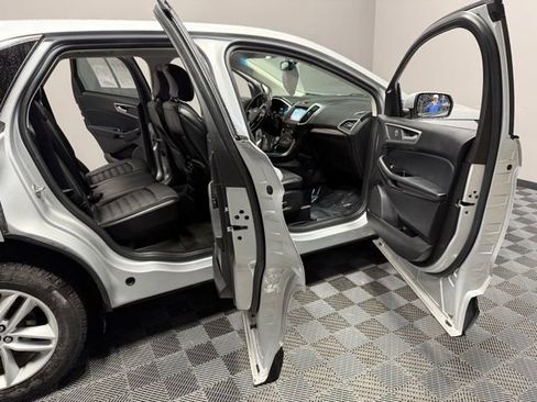 Used 2017 Ford Edge SEL w/ Equipment Group 201A AWD/4WD image 22