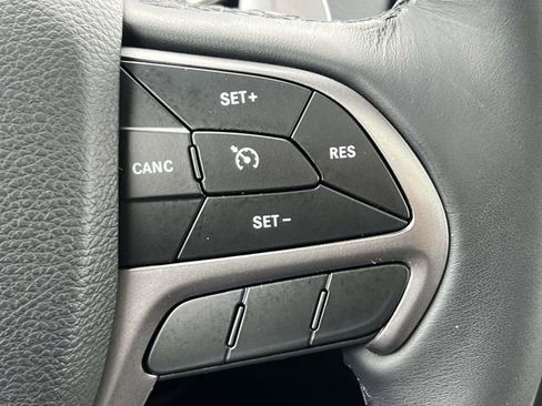 Used 2019 Jeep Grand Cherokee Limited X image 24