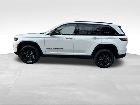 New 2025 Jeep Grand Cherokee Limited w/ Black Appearance Package image 3