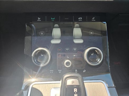 Used 2020 Land Rover Range Rover Evoque SE image 28