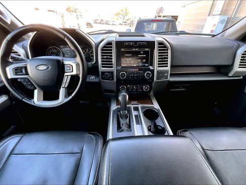 Used 2015 Ford F150 Lariat image 16