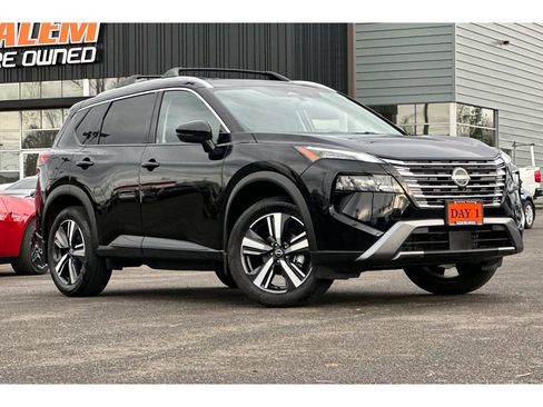 Used 2025 Nissan Rogue SL w/ SL Premium Package image 2