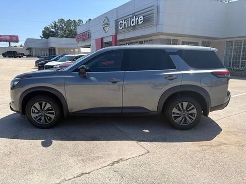 Used 2024 Nissan Pathfinder S w/ Cargo Package FWD image 1