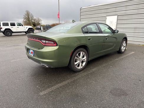 Used 2022 Dodge Charger SXT w/ Driver Convenience Group image 6
