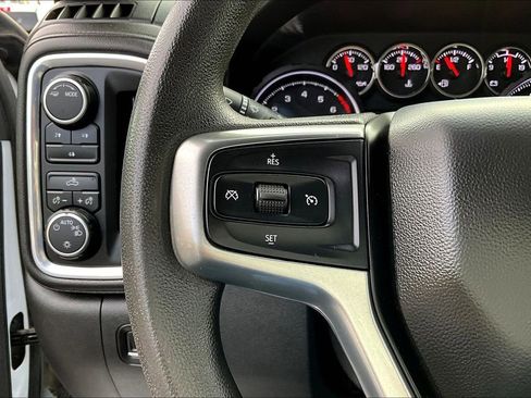 Used 2022 Chevrolet Silverado 2500 LT image 11