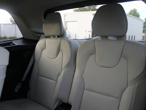 New 2026 Volvo XC90 T8 Ultra w/ Protection Package Premier AWD/4WD image 40