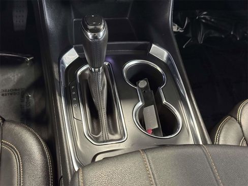 Used 2019 Chevrolet Traverse RS image 24