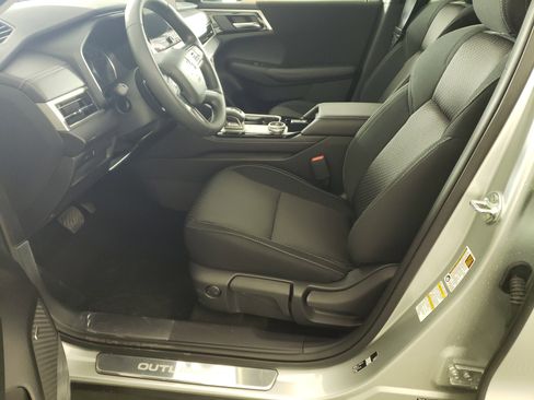 New 2026 Mitsubishi Outlander ES image 9