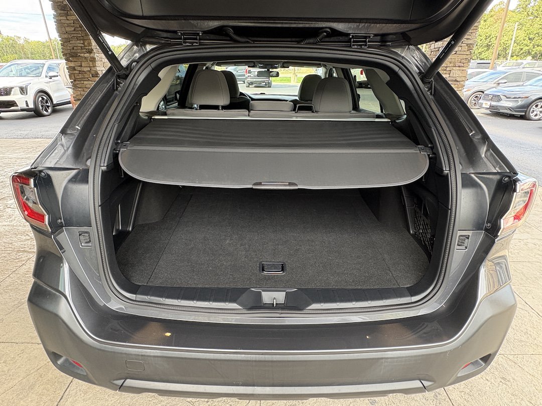 Used 2023 Subaru Outback Premium AWD/4WD image 29