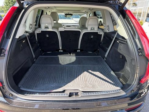 Used 2018 Volvo XC90 T6 Momentum w/ Convenience Package AWD/4WD image 5
