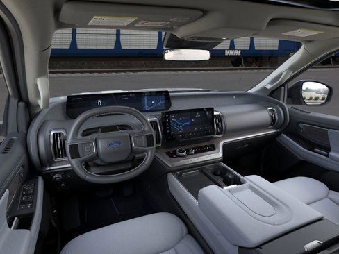New 2026 Ford Expedition Max Platinum AWD/4WD image 9