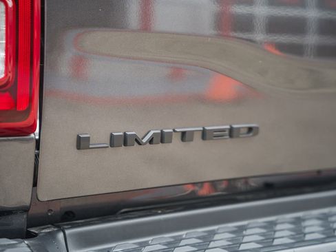 New 2026 RAM 2500 Limited AWD/4WD image 9