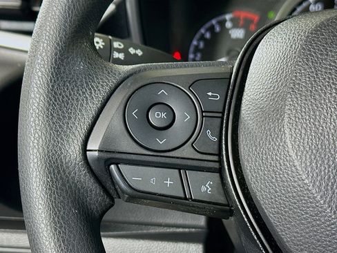 Used 2022 Toyota Corolla LE image 16