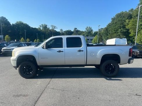 Used 2011 GMC Sierra 2500 SLE w/ SLE Preferred Package AWD/4WD image 7
