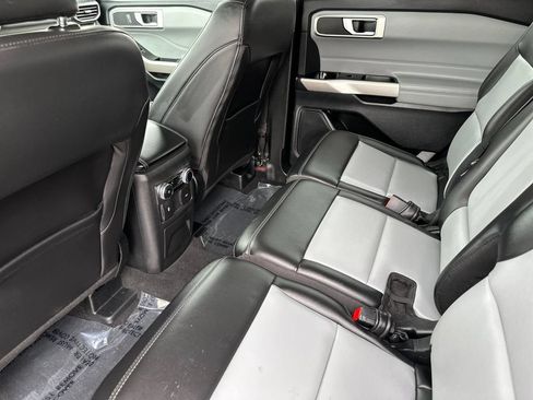 Certified 2023 Ford Explorer XLT w/ Equipment Group 202A RWD image 11