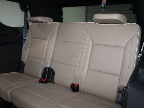 Used 2021 Chevrolet Tahoe Premier w/ Premium Package AWD/4WD image 19