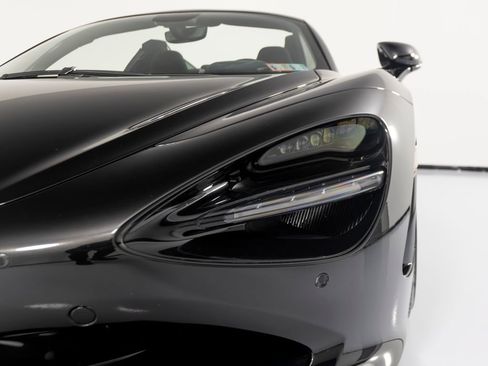 Used 2025 McLaren 750S Spider RWD image 42